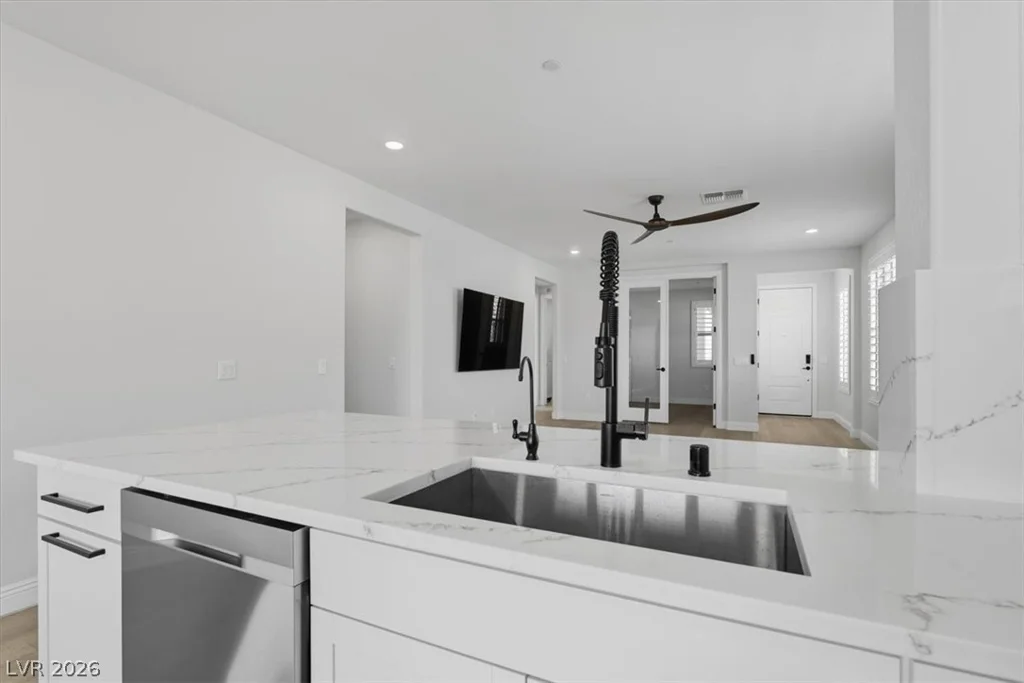 58 Lake Bluff, Henderson, NV 89011