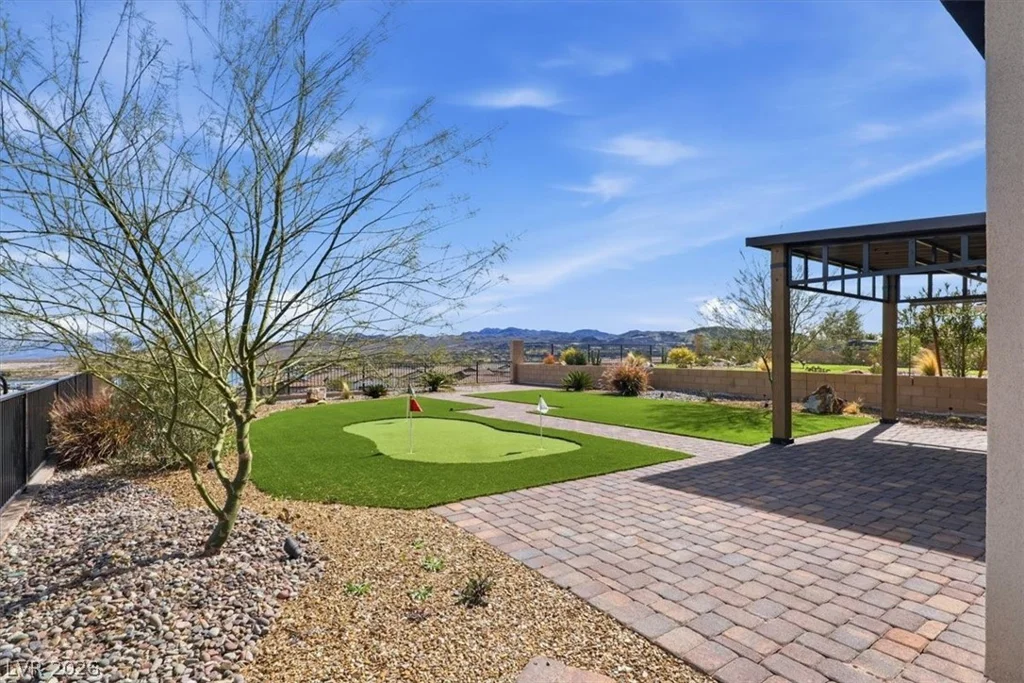 58 Lake Bluff, Henderson, NV 89011