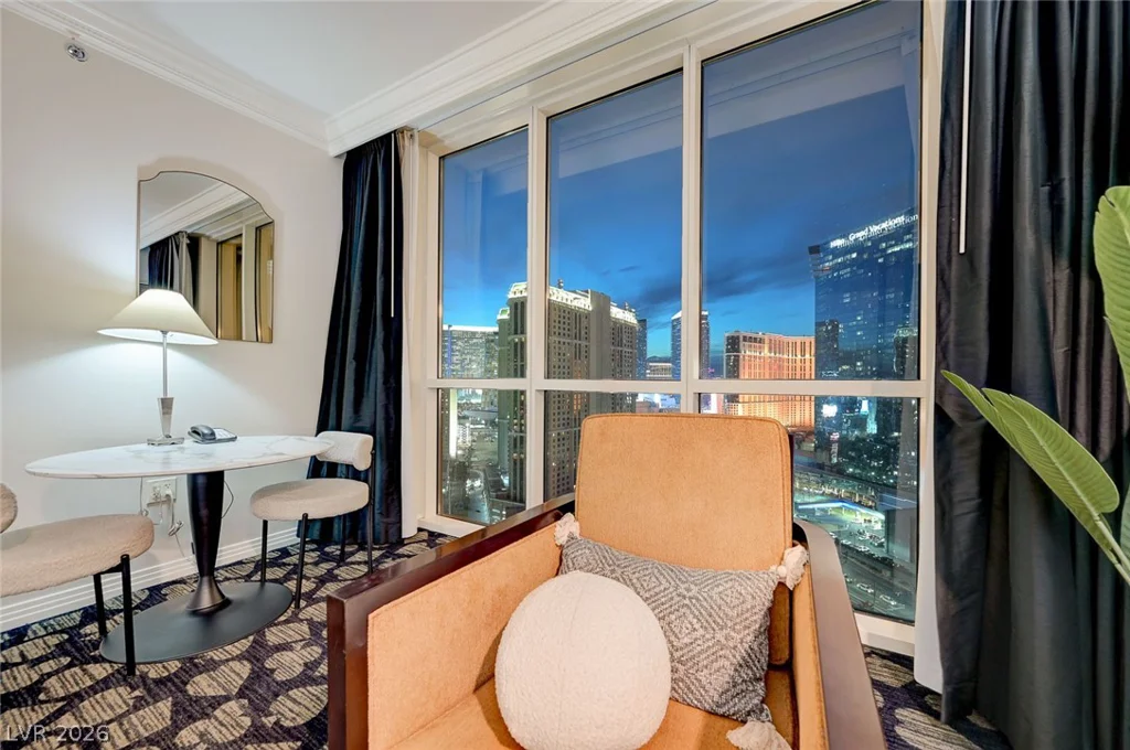 135 Harmon, Las Vegas, NV 89109