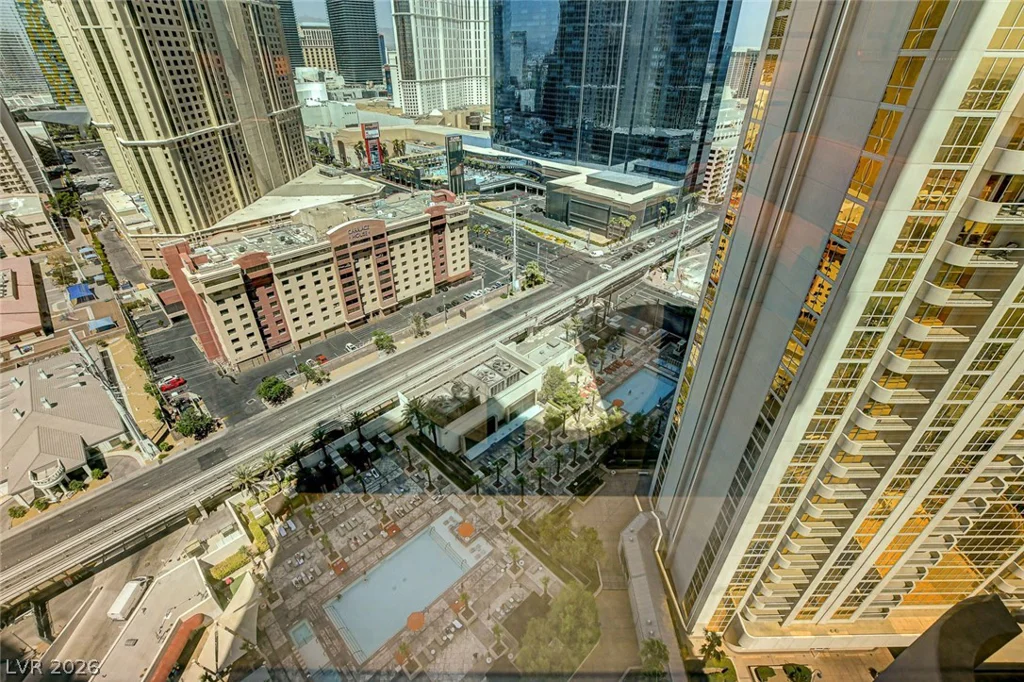 135 Harmon, Las Vegas, NV 89109