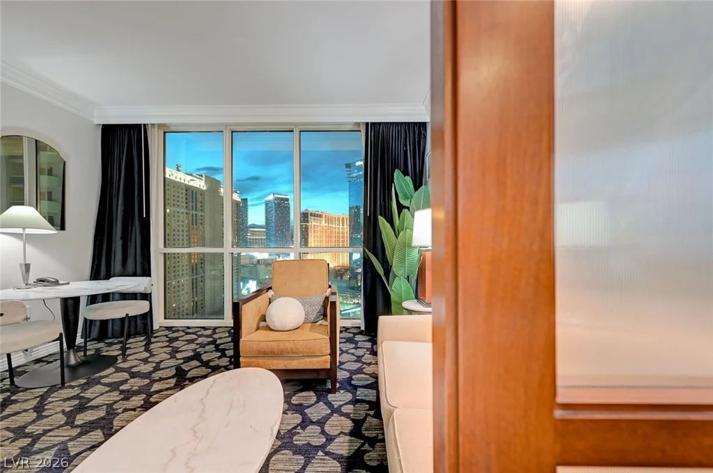 135 Harmon, Las Vegas, NV 89109