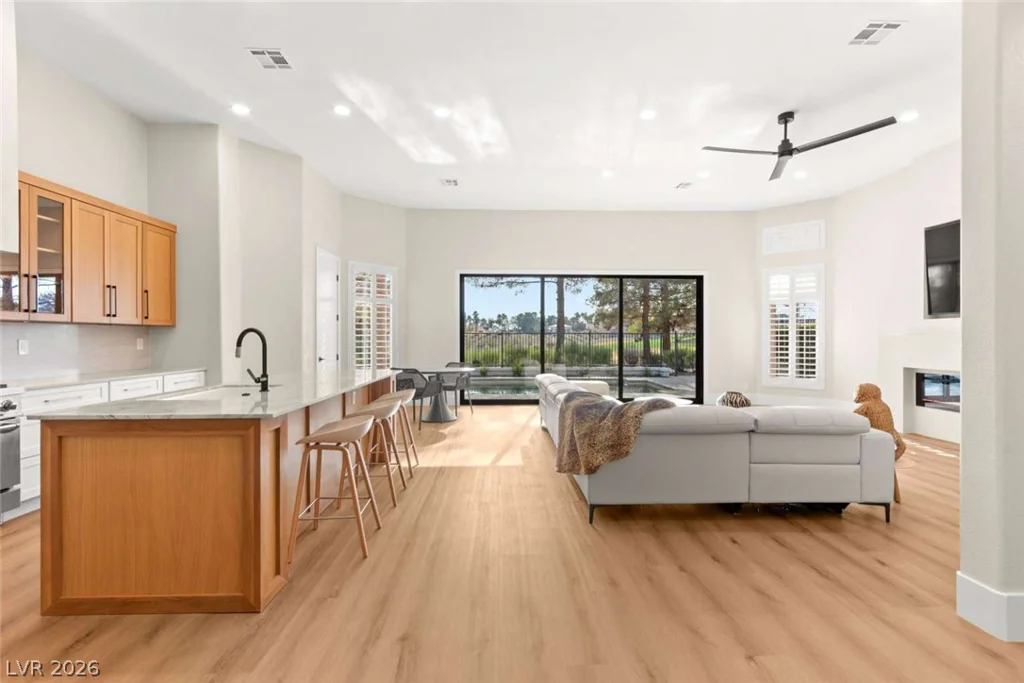 8649 Robinson Ridge, Las Vegas, NV 89117