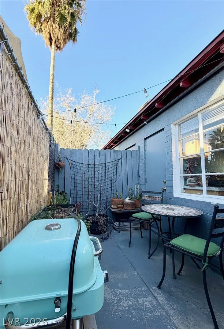 1622 Thelma, Las Vegas, NV 89104