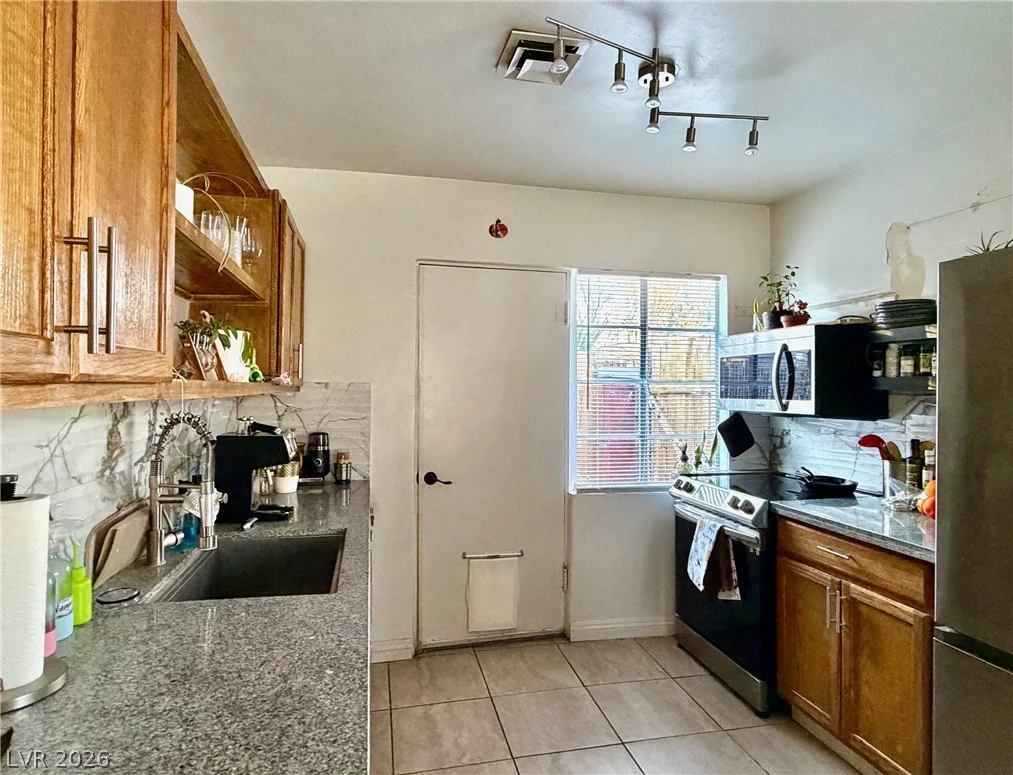 1622 Thelma, Las Vegas, NV 89104