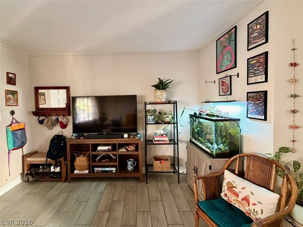 1622 Thelma, Las Vegas, NV 89104