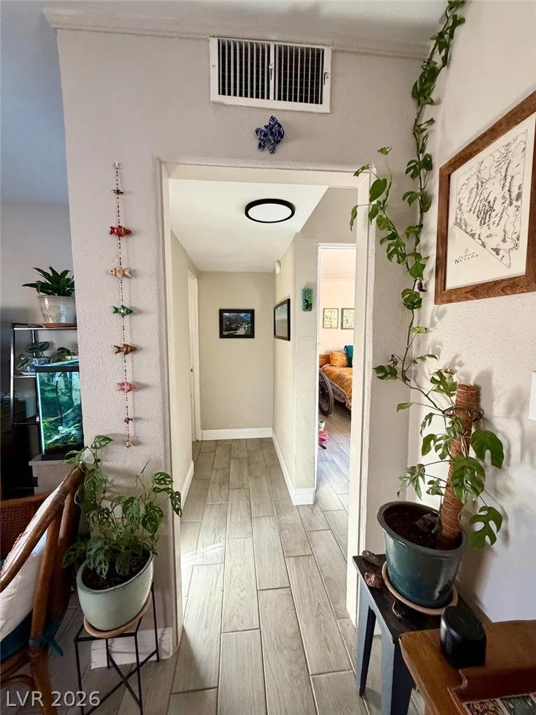 1622 Thelma, Las Vegas, NV 89104