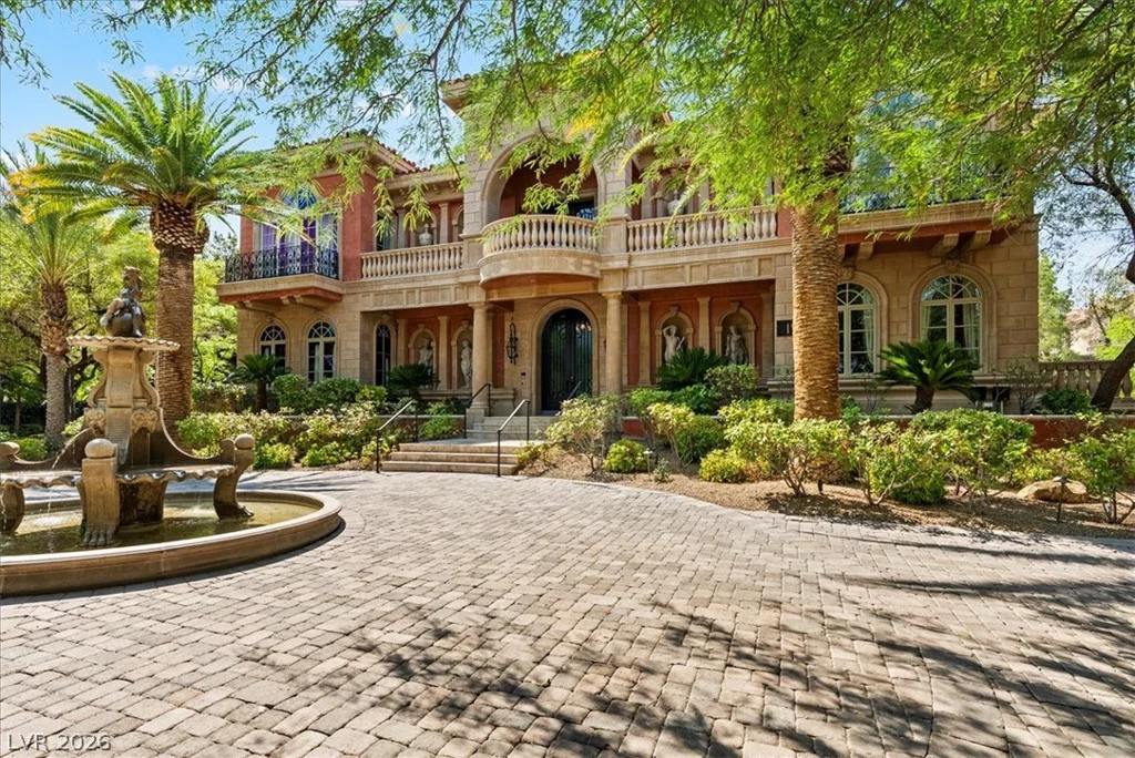 19 Eagles Landing, Las Vegas, NV 89141