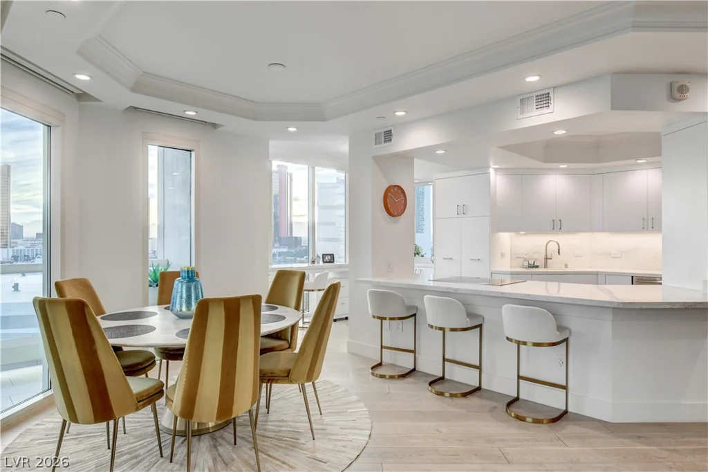 2857 Paradise, Las Vegas, NV 89109
