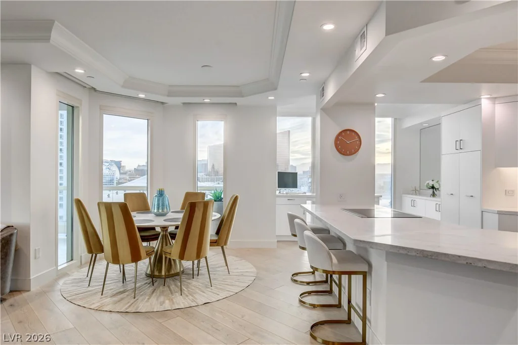 2857 Paradise, Las Vegas, NV 89109