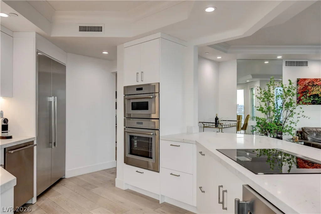 2857 Paradise, Las Vegas, NV 89109