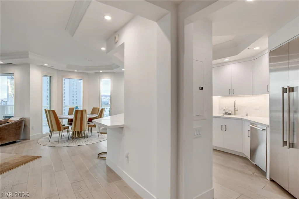 2857 Paradise, Las Vegas, NV 89109