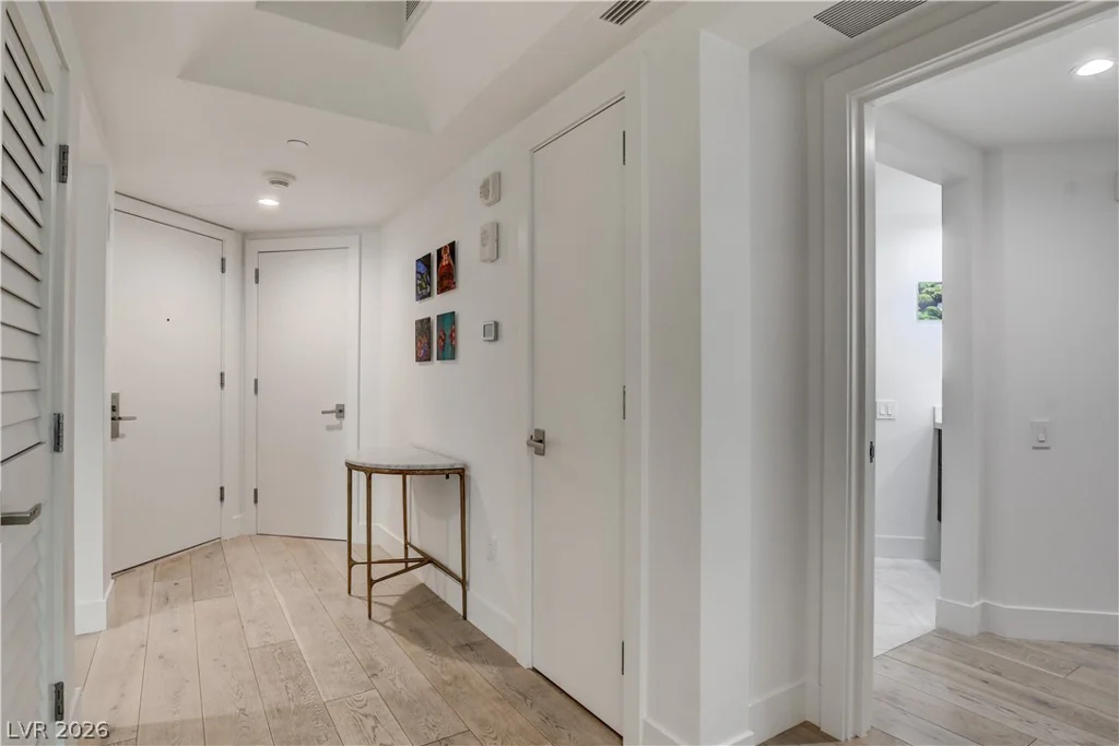 2857 Paradise, Las Vegas, NV 89109