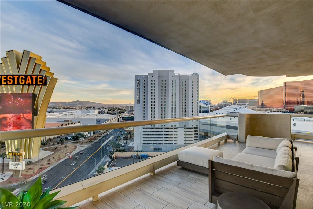 2857 Paradise, Las Vegas, NV 89109
