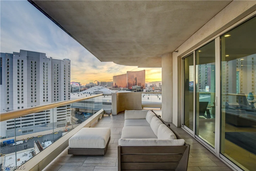 2857 Paradise, Las Vegas, NV 89109