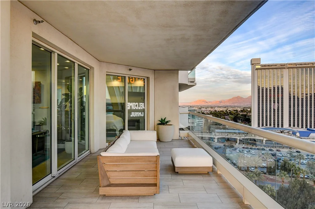 2857 Paradise, Las Vegas, NV 89109