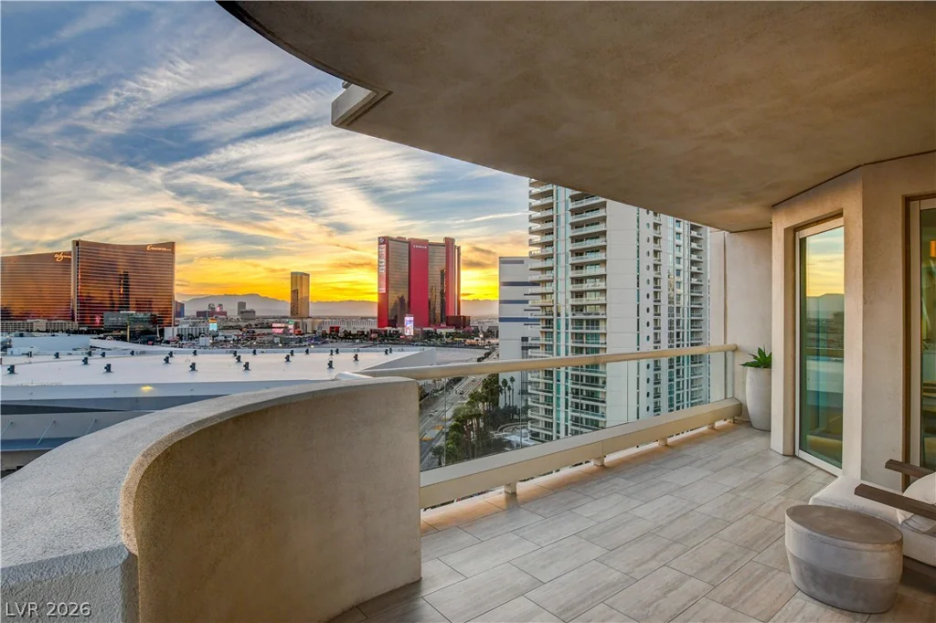 2857 Paradise, Las Vegas, NV 89109