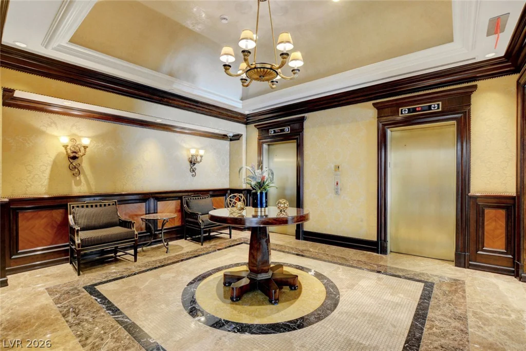 2857 Paradise, Las Vegas, NV 89109
