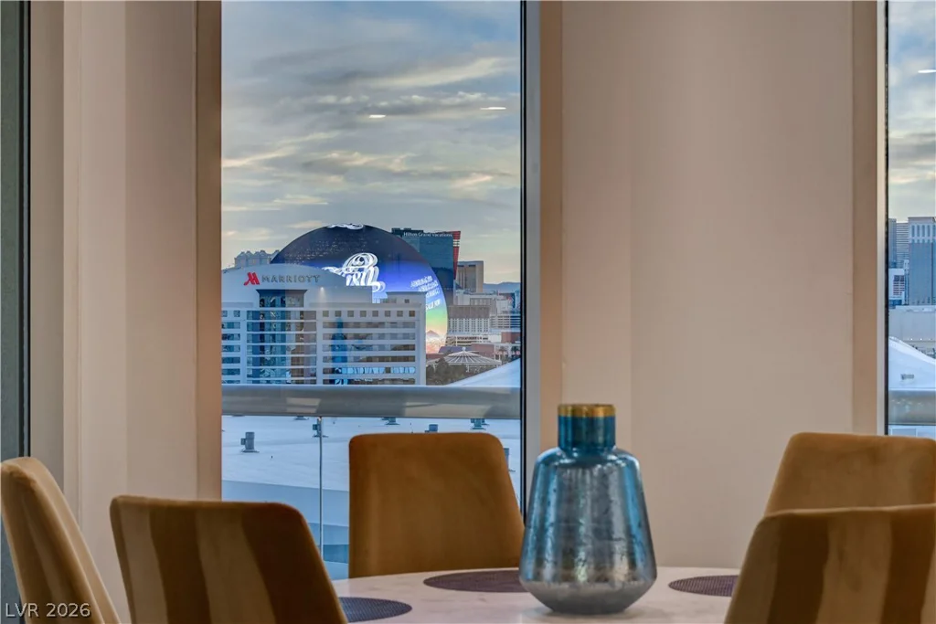 2857 Paradise, Las Vegas, NV 89109