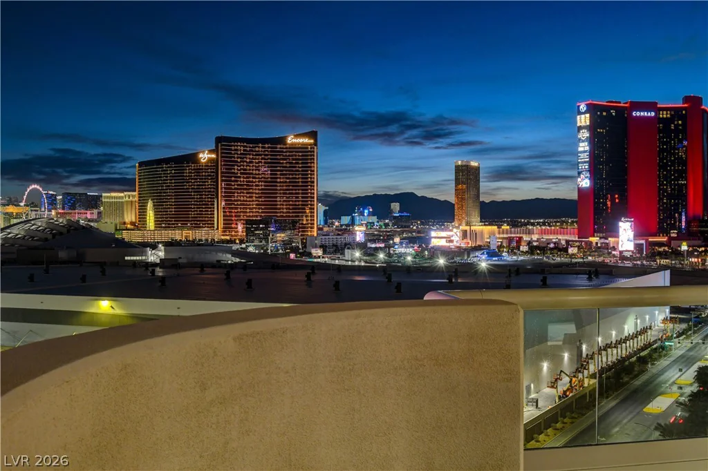 2857 Paradise, Las Vegas, NV 89109