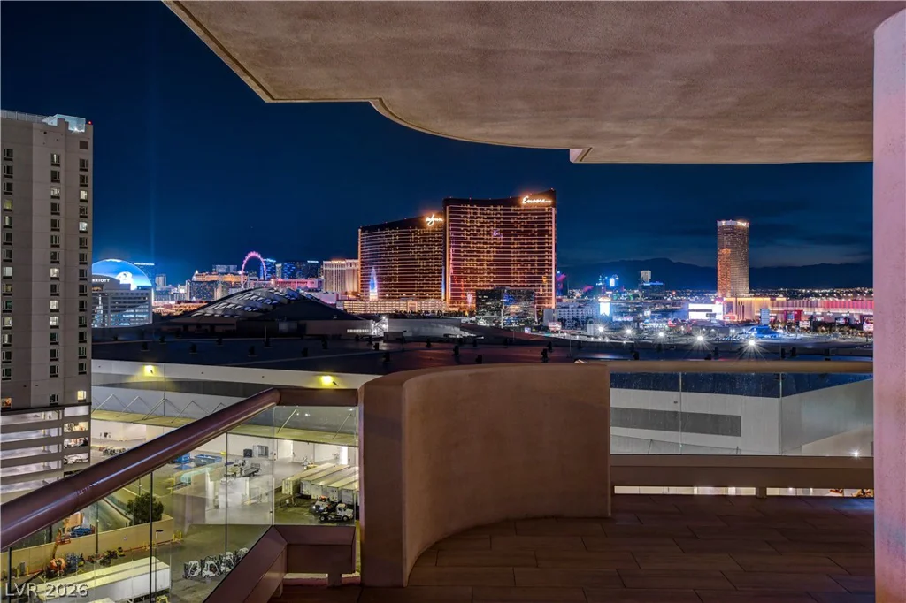 2857 Paradise, Las Vegas, NV 89109