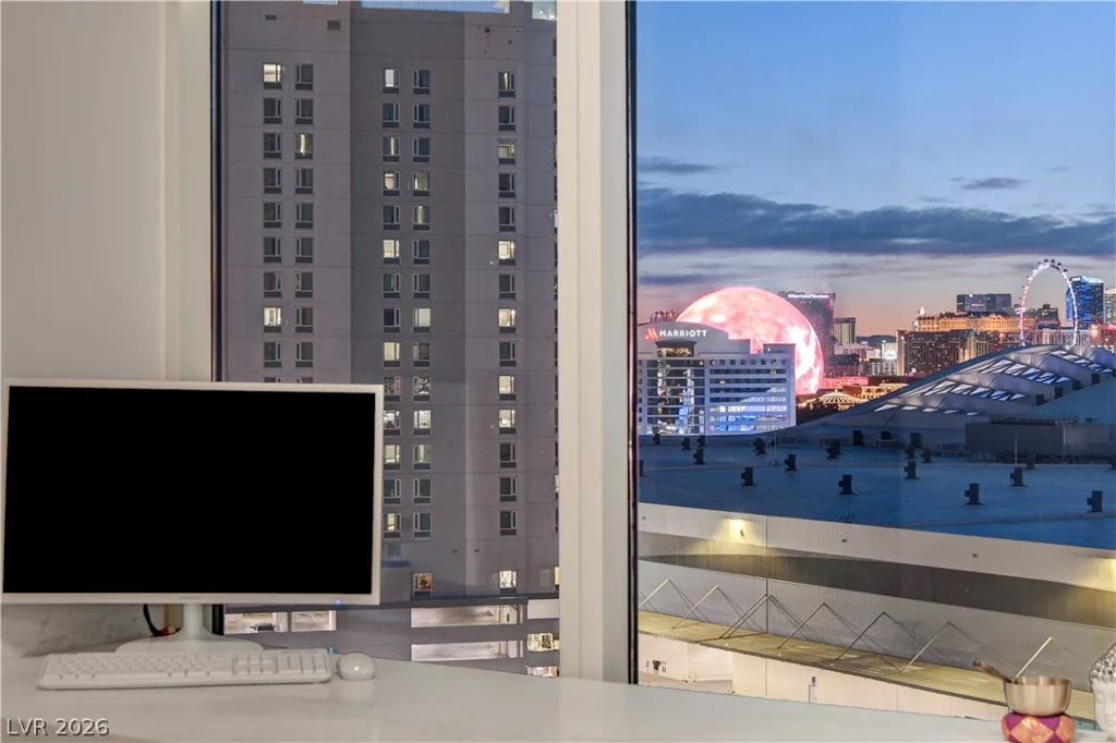 2857 Paradise, Las Vegas, NV 89109