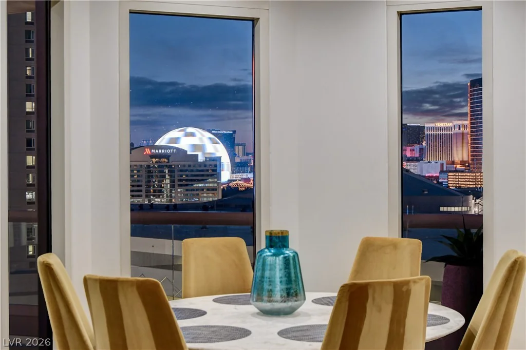 2857 Paradise, Las Vegas, NV 89109