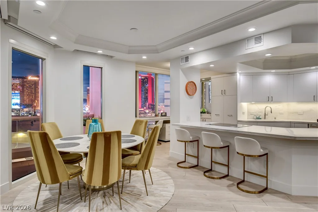 2857 Paradise, Las Vegas, NV 89109
