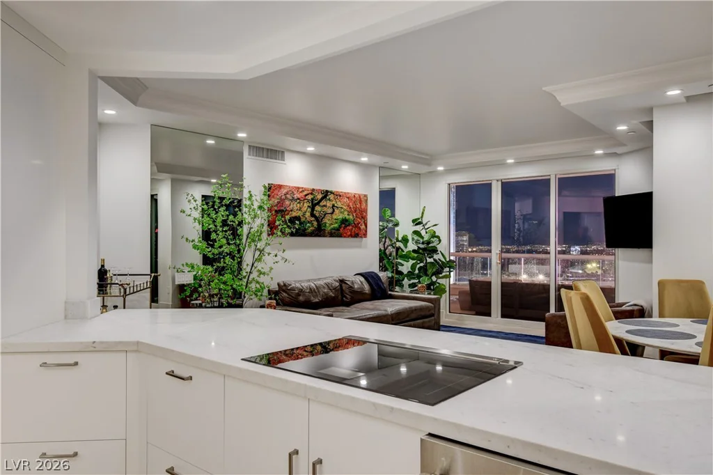 2857 Paradise, Las Vegas, NV 89109
