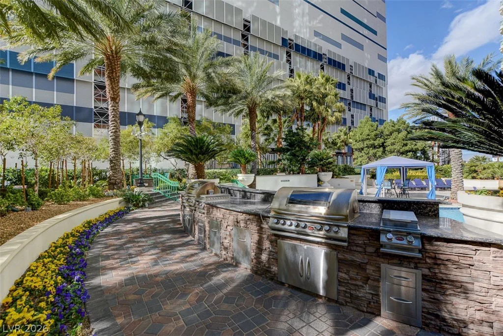 2857 Paradise, Las Vegas, NV 89109