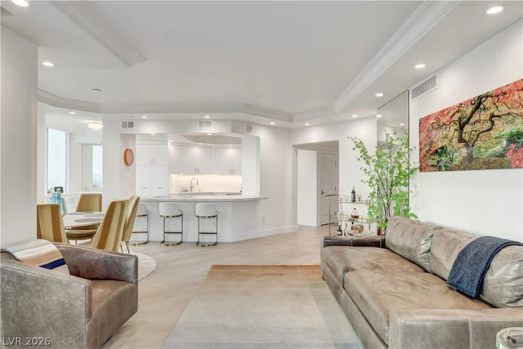 2857 Paradise, Las Vegas, NV 89109