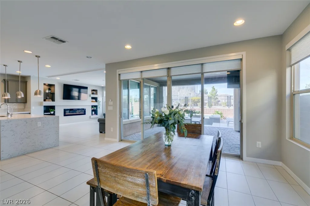 10238 Kesington, Las Vegas, NV 89135