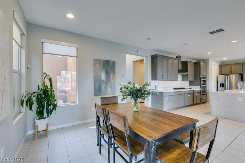 10238 Kesington, Las Vegas, NV 89135