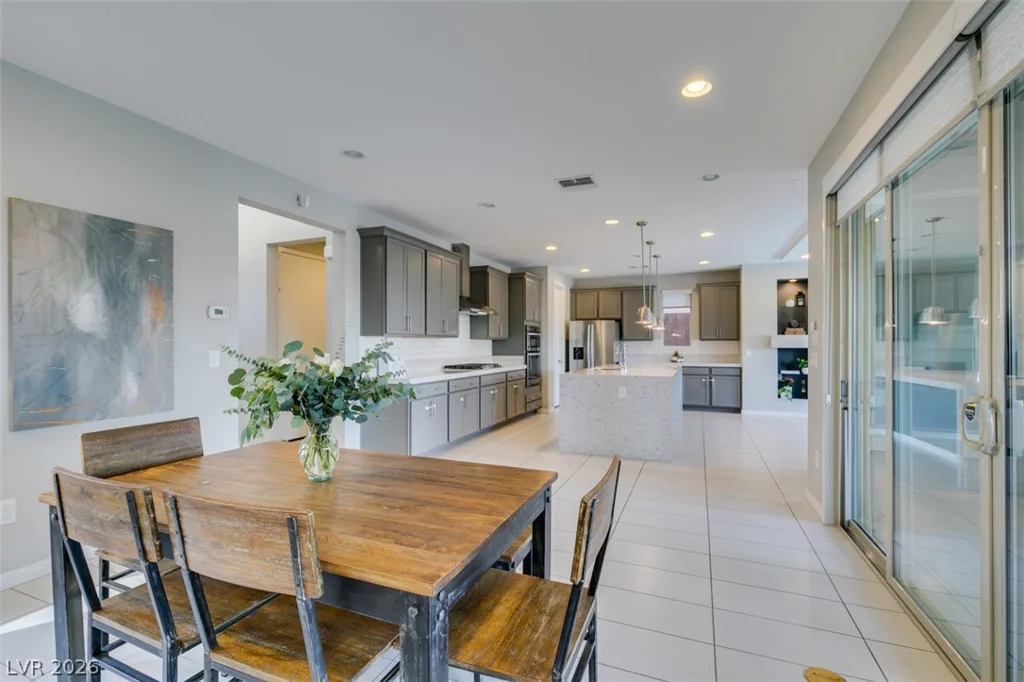 10238 Kesington, Las Vegas, NV 89135
