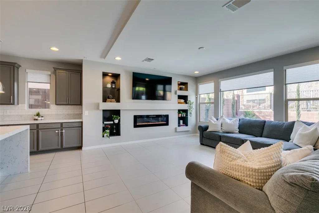 10238 Kesington, Las Vegas, NV 89135