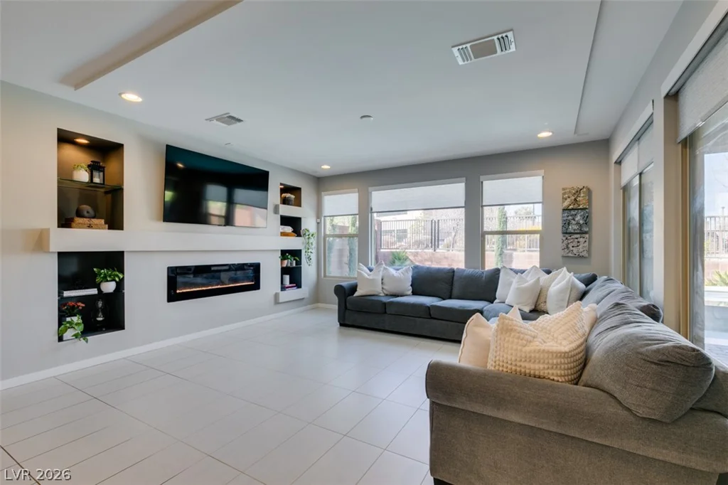 10238 Kesington, Las Vegas, NV 89135