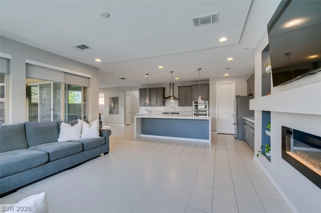 10238 Kesington, Las Vegas, NV 89135