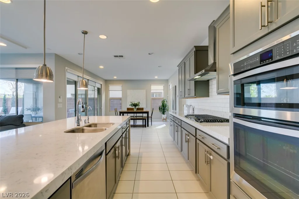 10238 Kesington, Las Vegas, NV 89135