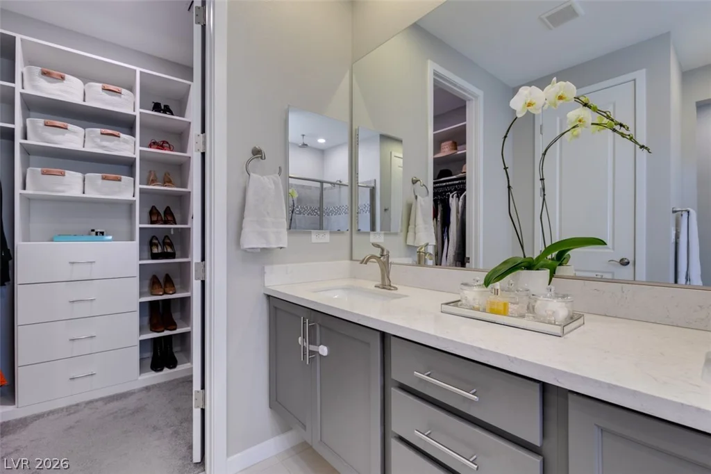 10238 Kesington, Las Vegas, NV 89135