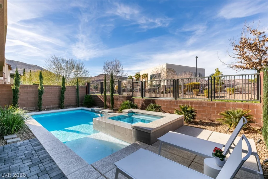 10238 Kesington, Las Vegas, NV 89135