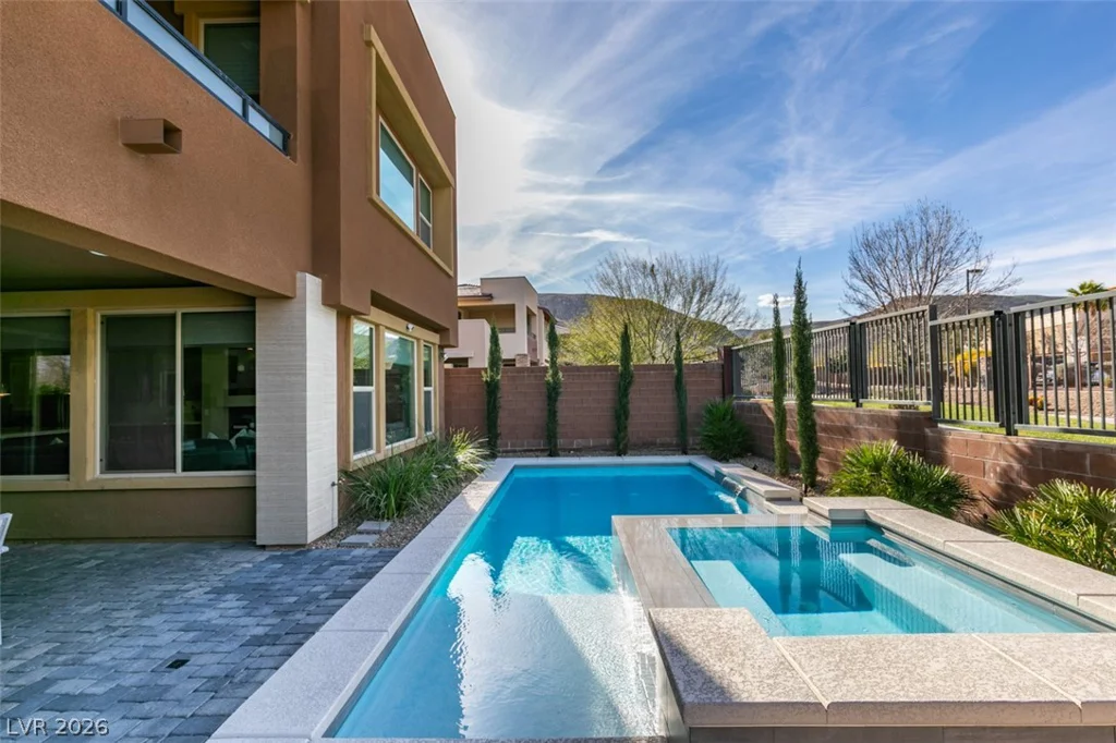 10238 Kesington, Las Vegas, NV 89135