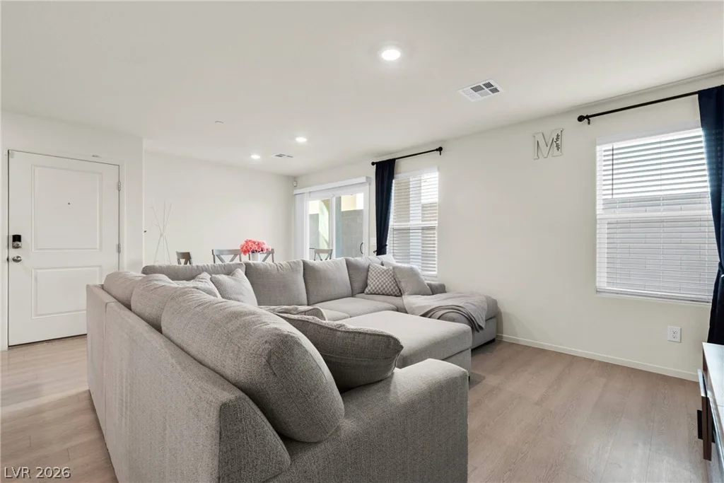 6136 Lily Garden, North Las Vegas, NV 89081
