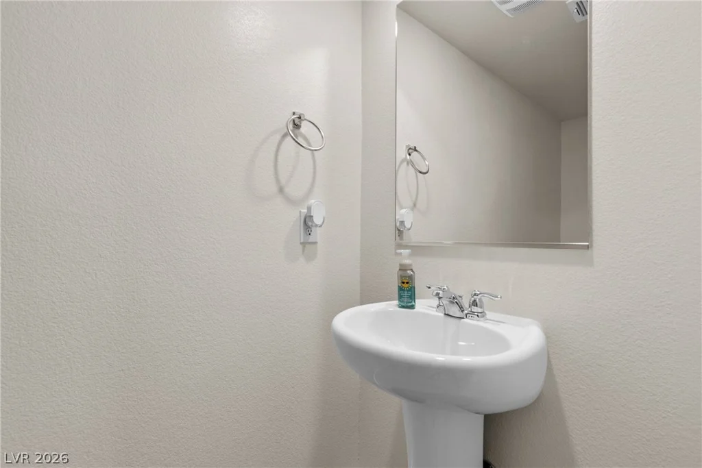 6136 Lily Garden, North Las Vegas, NV 89081