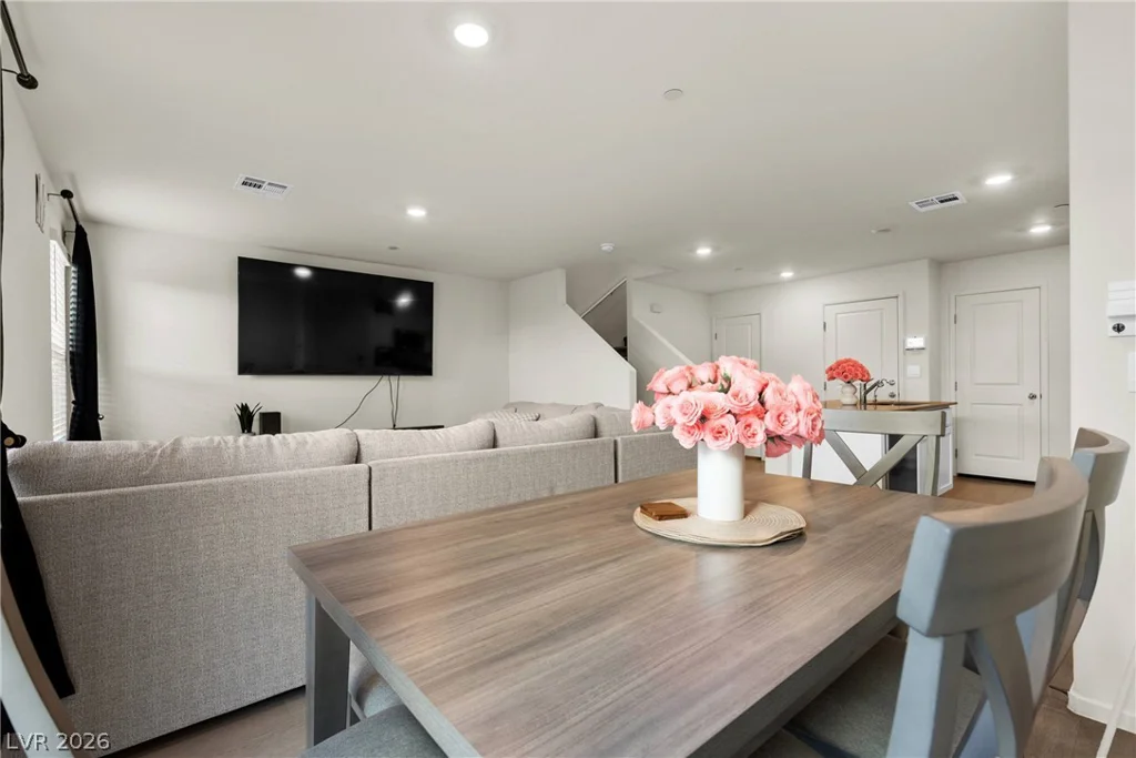 6136 Lily Garden, North Las Vegas, NV 89081