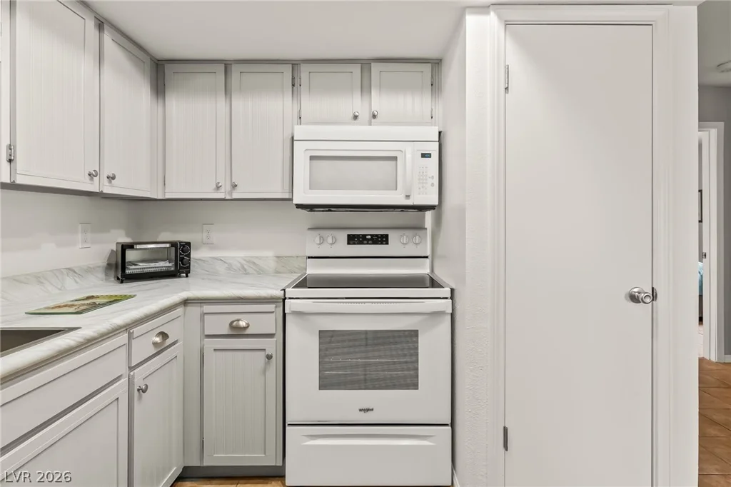 1940 Las Palmas, Laughlin, NV 89029