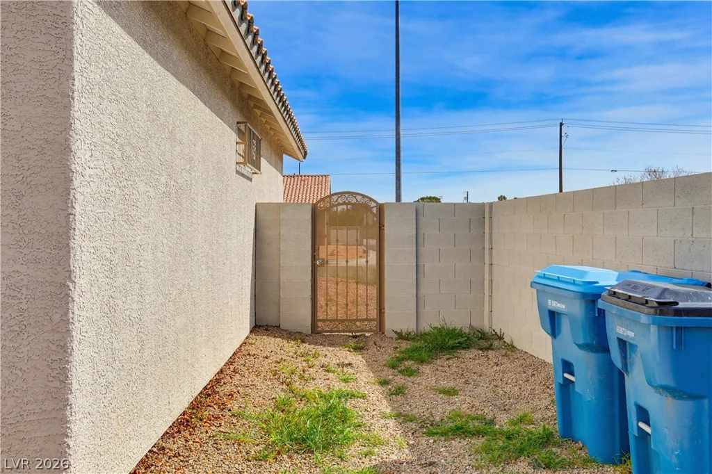 5119 Rocky Bluff, North Las Vegas, NV 89031