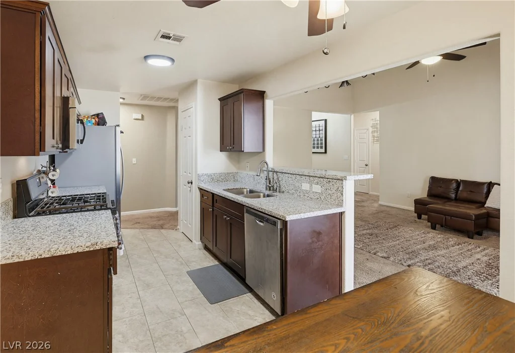 5119 Rocky Bluff, North Las Vegas, NV 89031