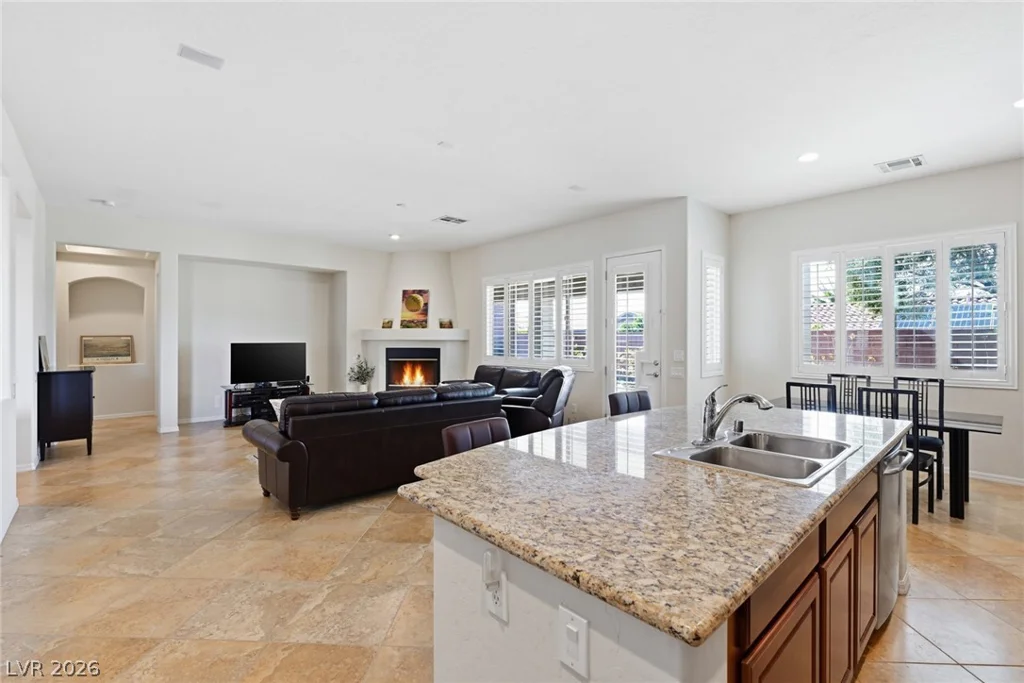 2677 La Boutique, Henderson, NV 89044