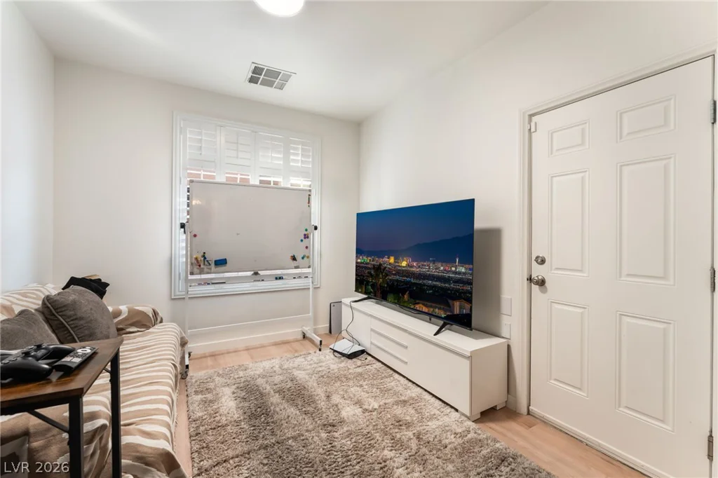 9404 Empire Rock, Las Vegas, NV 89143