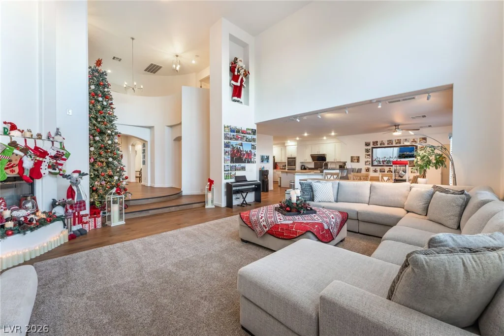 9404 Empire Rock, Las Vegas, NV 89143