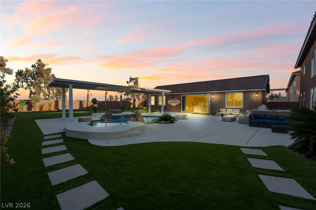 9404 Empire Rock, Las Vegas, NV 89143